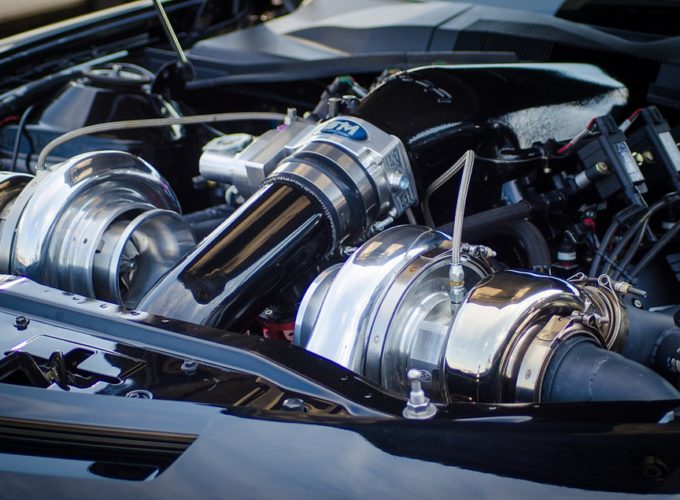 I do automobilového průmyslu patří ocel. Jaký konkrétní druh?