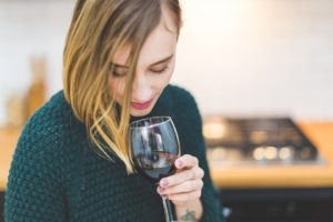 Ženy a alkohol. Podívejme se na diskutované téma