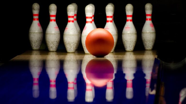 Bowling: proč je maximum 300 bodů