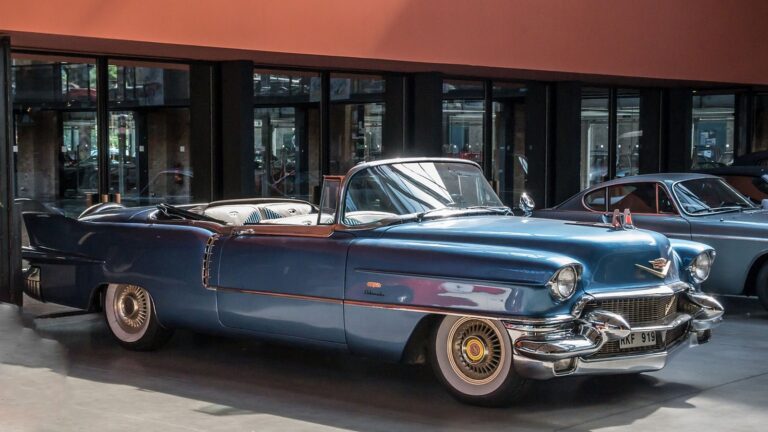 Cadillac: jméno a erb po falešném šlechtici