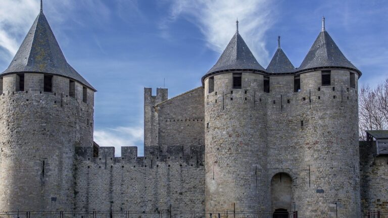 Carcassonne: proč hradby vypadají jako z pohádky