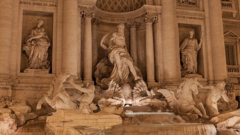 Fontána di Trevi: proč se do ní hází mince
