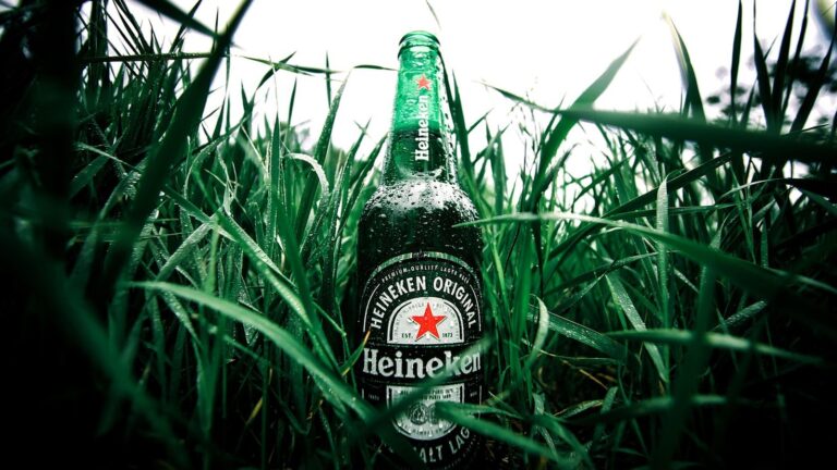 Heineken: co znamená červená hvězda a usměvavé e