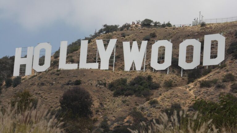 Hollywood nápis původně zněl Hollywoodland