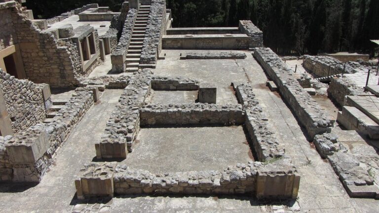 Knossos a labyrint: co je doložené a co mýtus