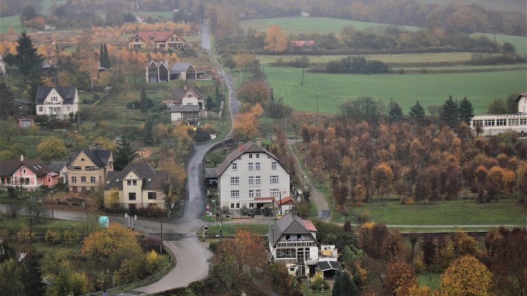 Nářečí v Česku: skupiny, znaky a příklady