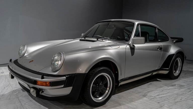 Porsche: odkud je znak a kdo ho nakreslil