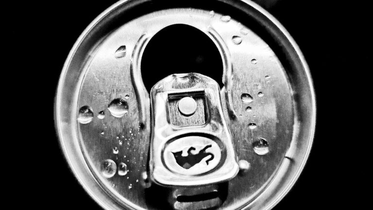Red Bull: odkud je nápoj a co znamená krating